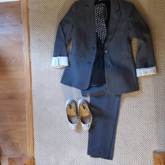 Gray suit. - Picture 2 of 2